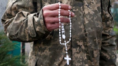 Ucraina, l'arcivescovo di Leopoli: combattiamo, non col fucile ma con il Rosario 