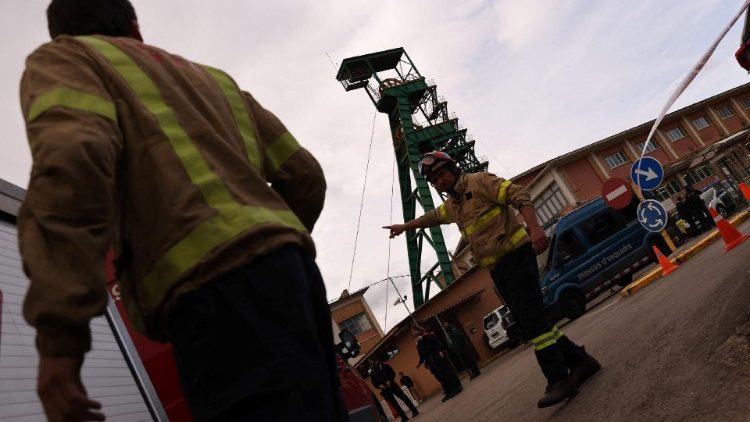 स्पेन की सूरिया खान में  तीन श्रमिकों को बचाने पहुँचा दमकल समूह,  09.03.2023 (प्रतीकात्मक तस्वीर)