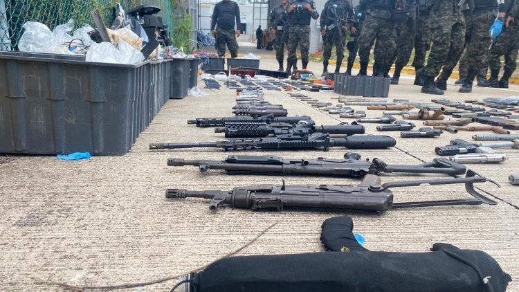 Em Honduras, domina a violência das "Maras", as gangues criminosas dotadas de muitas armas (Reuters)
