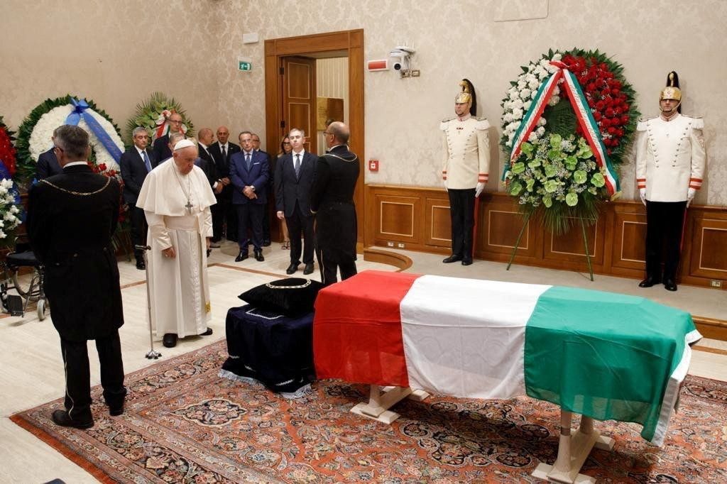 Abertura de livro de condolências pelo falecimento do Presidente Emérito da  República, Senador Giorgio Napolitano – Consolato d'Italia Recife