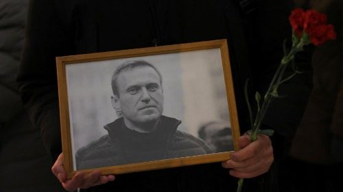 Mort d'Alexeï Navalny, le cardinal Parolin se dit «étonné»