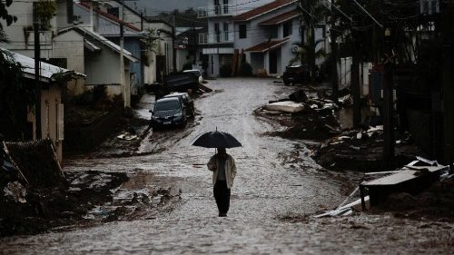 Überschwemmungen in Brasilien: Solidaritätsanruf des Papstes