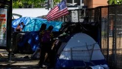Homeless tents along Los Angeles sidewalk