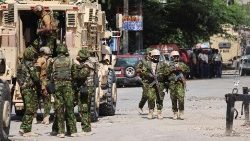 Kenias Polizei patrouilliert in Haitis Hauptstadt, nachdem weitere Kräfte eingetroffen sind