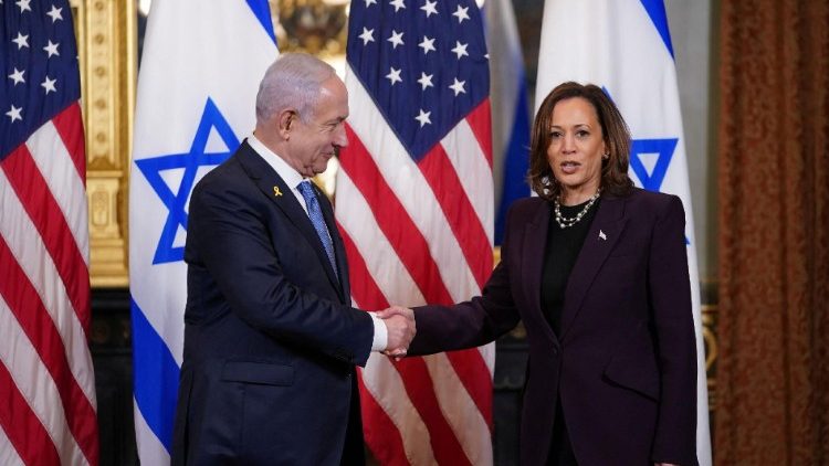 Il premier Israeliano Netanyahu con Kamala Harris a Washington