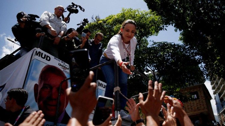 La líder de la oposición María Corina Machado mientras participa en una de las manifestaciones en Caracas