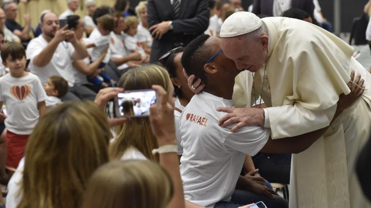 Audience générale: le Pape met en garde contre les idoles Cq5dam.thumbnail.cropped.750.422