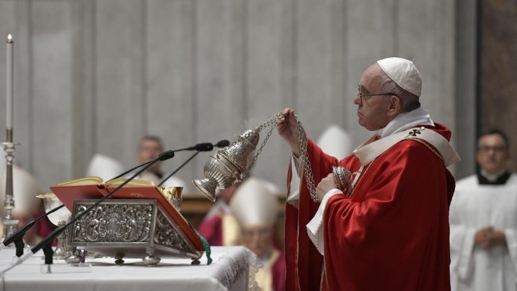 Papst Franziskus bei der Heiligen Messe