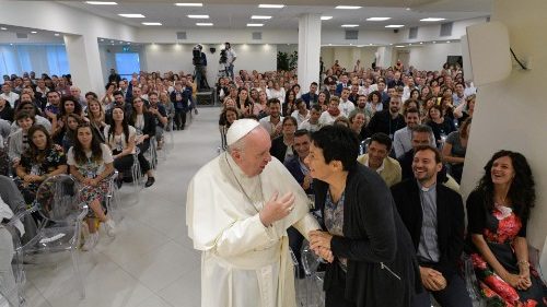 Il Papa a Nuovi Orizzonti: la vicinanza agli scartati, il bello del vostro carisma