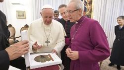 Archivbild: Der Papst und der Primas der anglikanischen Kirche, Justin Welby bei einer Audienz im November 2019