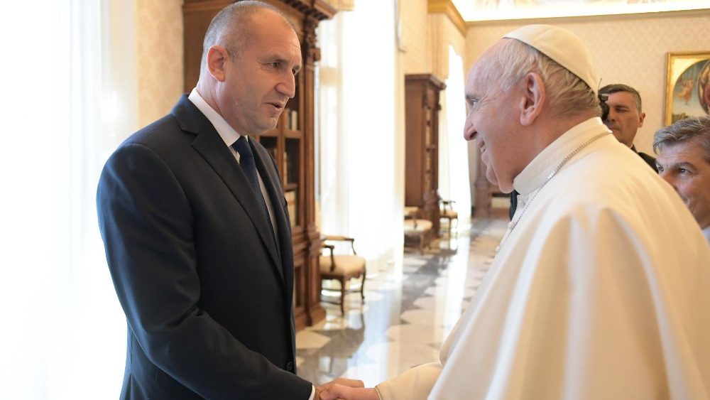 Il Papa con il presidente della Bulgaria, Rumen Georgiev Radev