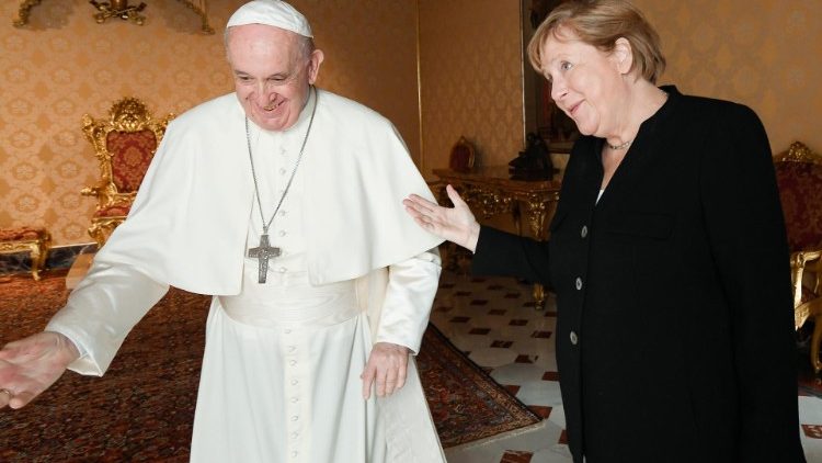 Bundeskanzlerin Angela Merkel und Papst Franziskus