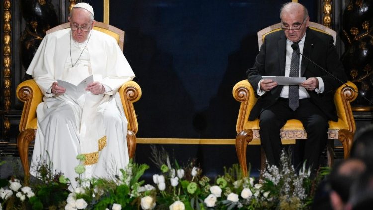 Tông du Malta: Đức Thánh Cha gặp chính quyền và ngoại giao đoàn - Vatican News