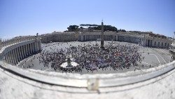 Von München nach Rom - hier: der Petersplatz - soll es per Rad im September gehen