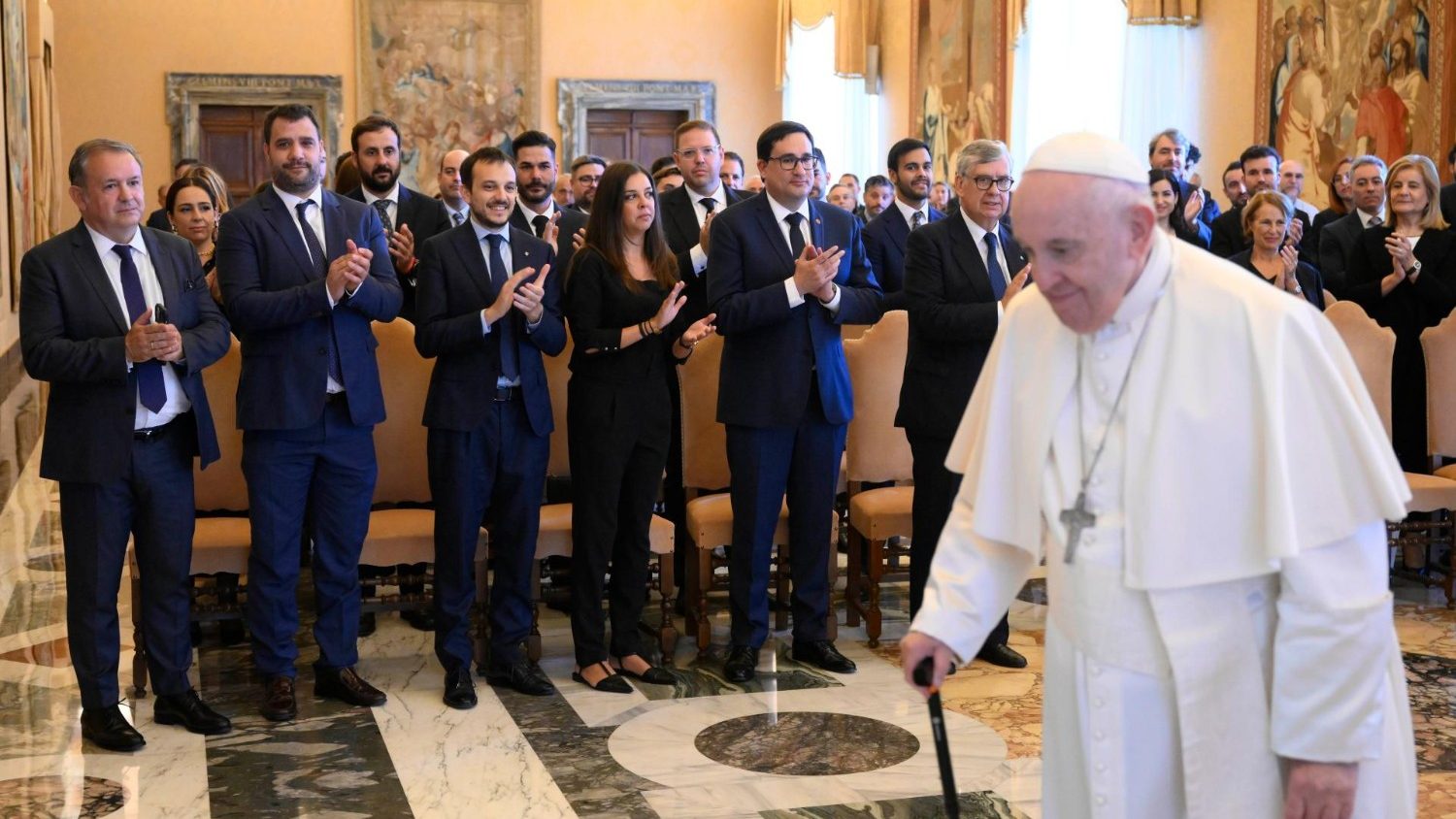 Papa pide transformación económica para el bien común