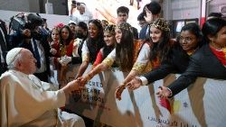 Viagem Apostólica ao Reino do Bahrein – Encontro de Jovens (05/11/2022)
