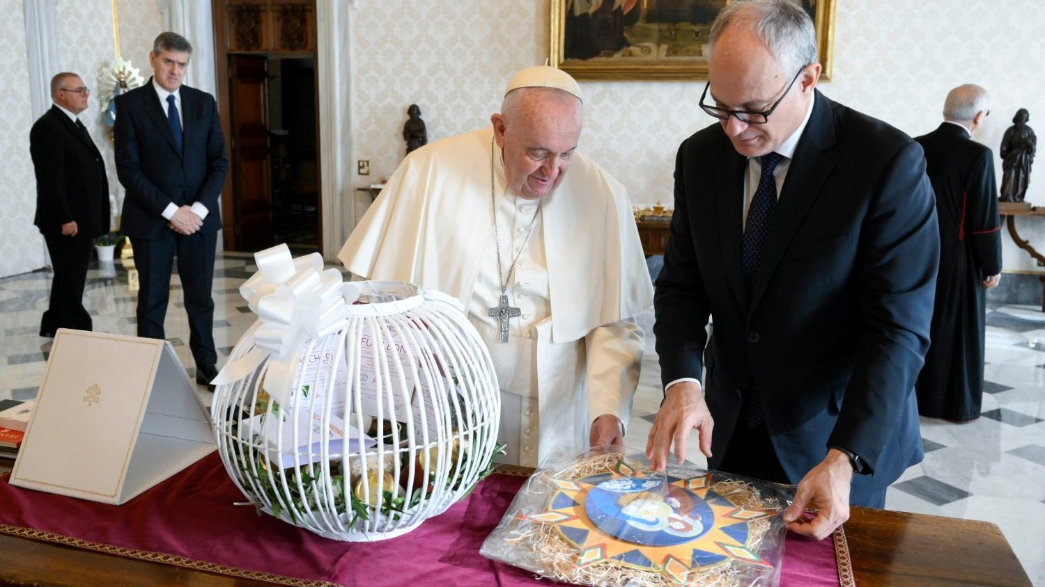 Mayor of Rome presents Pope with plan for 2025 Jubilee Vatican News