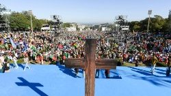 2023.08.04 Viaggio Apostolico in Portogallo in occasione della XXXVII Giornata Mondiale della Gioventu' - Via Crucis con i giovani