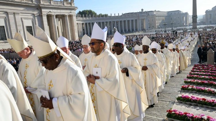 Die Synodenversammlung vom letzten Herbst begann mit einer großen Messfeier auf dem Petersplatz