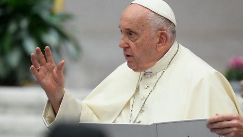 Papa Francesco: Santi, non mondani.  La grazia di Dio ci salva dalla corruzione interiore