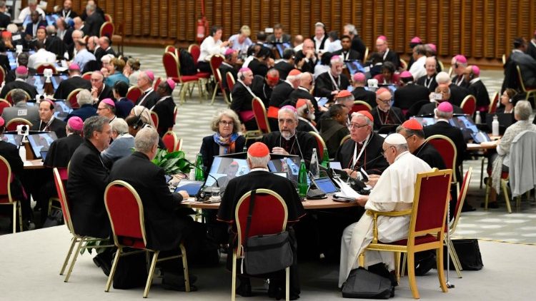 Zasedání synody o synodalitě v říjnu loňského roku