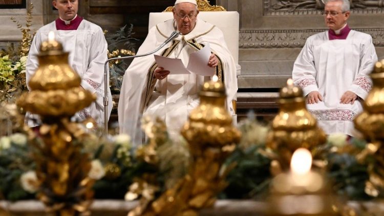 Папа Франциск на Святой Мессе Навечерия Рождества в Ватикане (24 декабря 2023 г.)