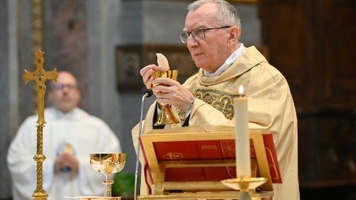 Au Liban, le cardinal Parolin invite l’Ordre de Malte à un service généreux