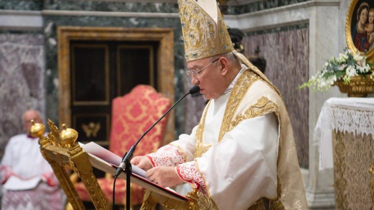 Il sostituto della Segreteria di Stato, Edgar Peña Parra durante una celebrazione (foto d'archivio)