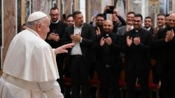 Папа падчас аўдыенцыі з дэлегацыіяй Арцыбіскупскай семінарыі Неапаля