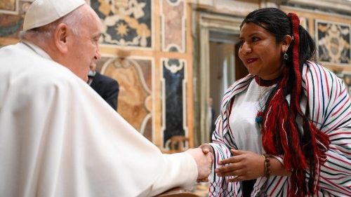Papst Franziskus: Indigene Weisheit und Wissenschaft zusammenführen