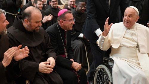 El Papa a los franciscanos: cercanos con los que llevan cicatrices del sufrimiento y la injusticia