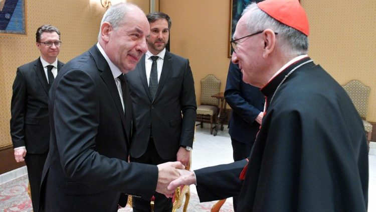 Ungarns Präsident Tamás Sulyok mit Kardinalstaatssekretär Pietro Parolin