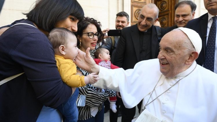 Papież pobłogosławił dzieci