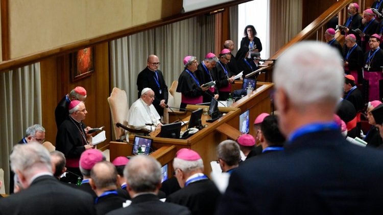 Итальянские католические епископы на встрече с Папой Франциском (Ватикан, 20 мая 2024 г.)