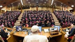 Dialog med papežem Frančiškom in škofi Italijanske škofovske konference (CEI), ki je potekal v ponedeljek, 20. maja 2024, popoldne v novi sinodalni dvorani v Vatikanu. 