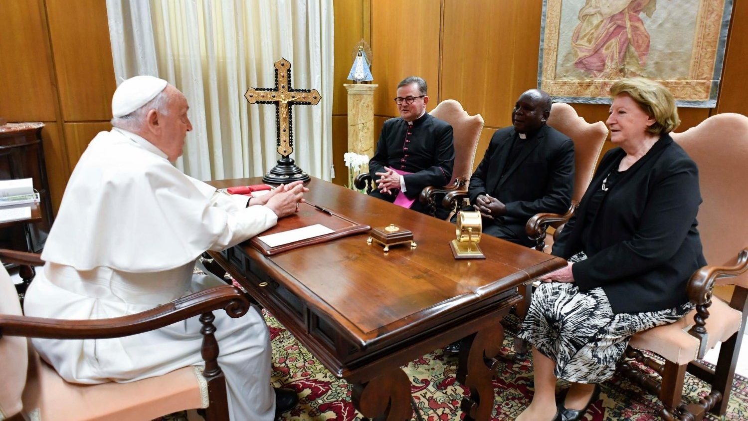 Papież pobłogosławił pierwszemu laureatowi Nagrody św. Jana Pawła II -  Vatican News