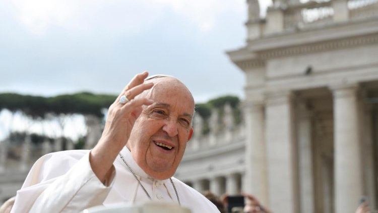 教皇フランシスコによる一般謁見、7月は休止、8月より再開
