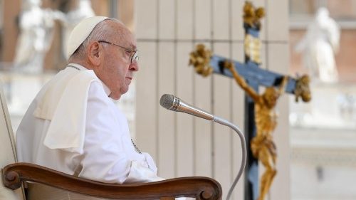Papež: V této době světové války je nutný mír