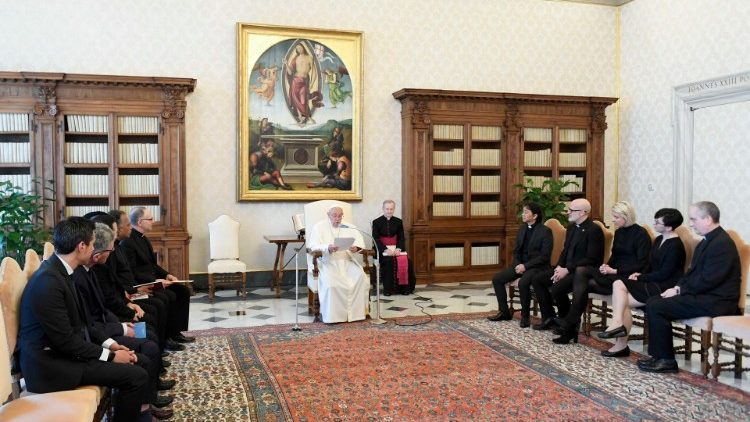 Papa Franjo s članovima Međunarodnoga povjerenstva za apostolat obrazovanja Družbe Isusove 