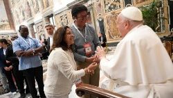 البابا فرنسيس يستقبل المشاركين في المؤتمر الدولي لرعوية الشبيبة