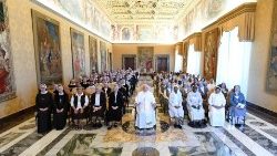 Les Sœurs de Saint Félix de Cantalice et les Filles de Notre Dame de la Miséricorde reçus par le Pape ce jeudi 6 juin 2024. 