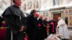 Il Papa con i membri e i consultori del Dicastero per il Clero