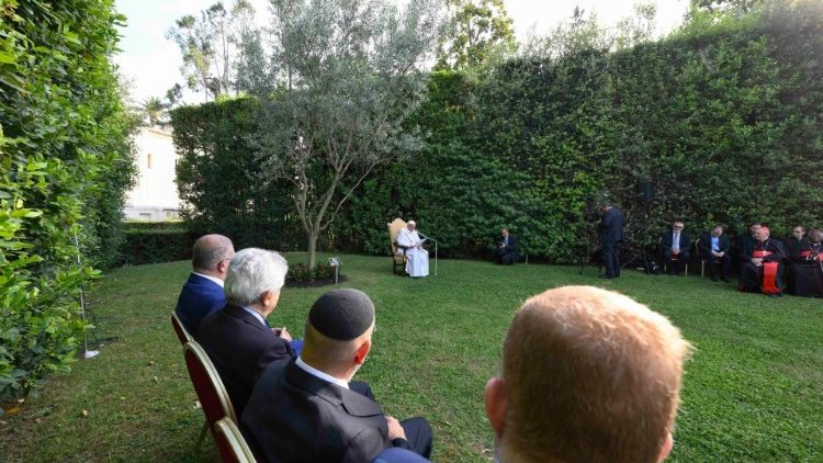 Momento de oración en el décimo aniversario de la "Invocación por la paz para Tierra Santa", 7 de junio de 2024 en los Jardines Vaticanos. (Vatican Media)