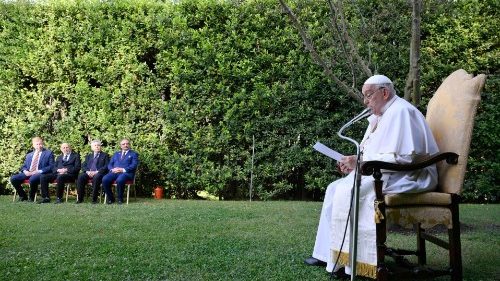 Papež František při modlitbě za mír: Nepřestávejme snít o míru a utvářet mírové vztahy!