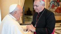 Papież i rektor Papieskiej Akademii Kościelnej abp Salvatore Pennacchio, były nuncjusz apostolski w Polsce