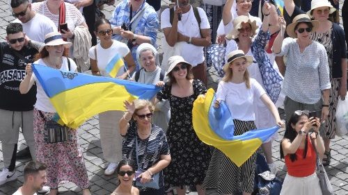 Папа: підтримую зусилля з допомогою міжнародної спільноти для миру в Україні