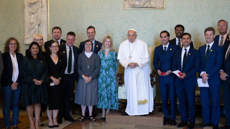 Ferenc pápa nagyvállalatok és bankok vezetőivel a Laudato si' - enciklika alapelvei, a fenntartható fejlődés céljai érdekében