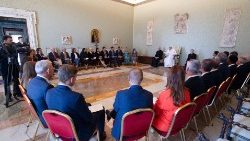 O Papa em audiência com os CEOs de importantes realidades econômicas mundiais (Vatican Media)