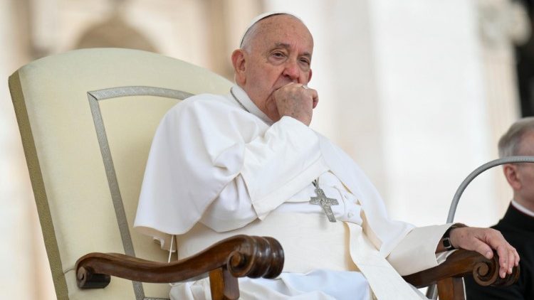 Papst Franziskus bei der Generalaudienz am 19.6.2024 auf dem Petersplatz