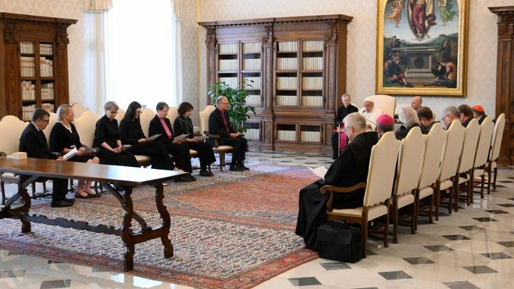 Il Papa con la delegazione della Federazione Luterana Mondiale